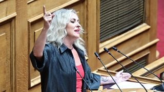 Έπος στη Βουλή: Η βουλευτής Τζώρτζια Κεφαλά… τραγούδησε Βιτάλη στην ομιλία της