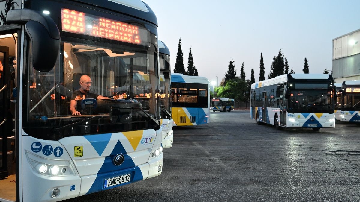 Ο καύσωνας «έλιωσε» τα νέα ηλεκτρικά λεωφορεία της Αθήνας – Στον «αέρα» προγραμματισμένα δρομολόγια