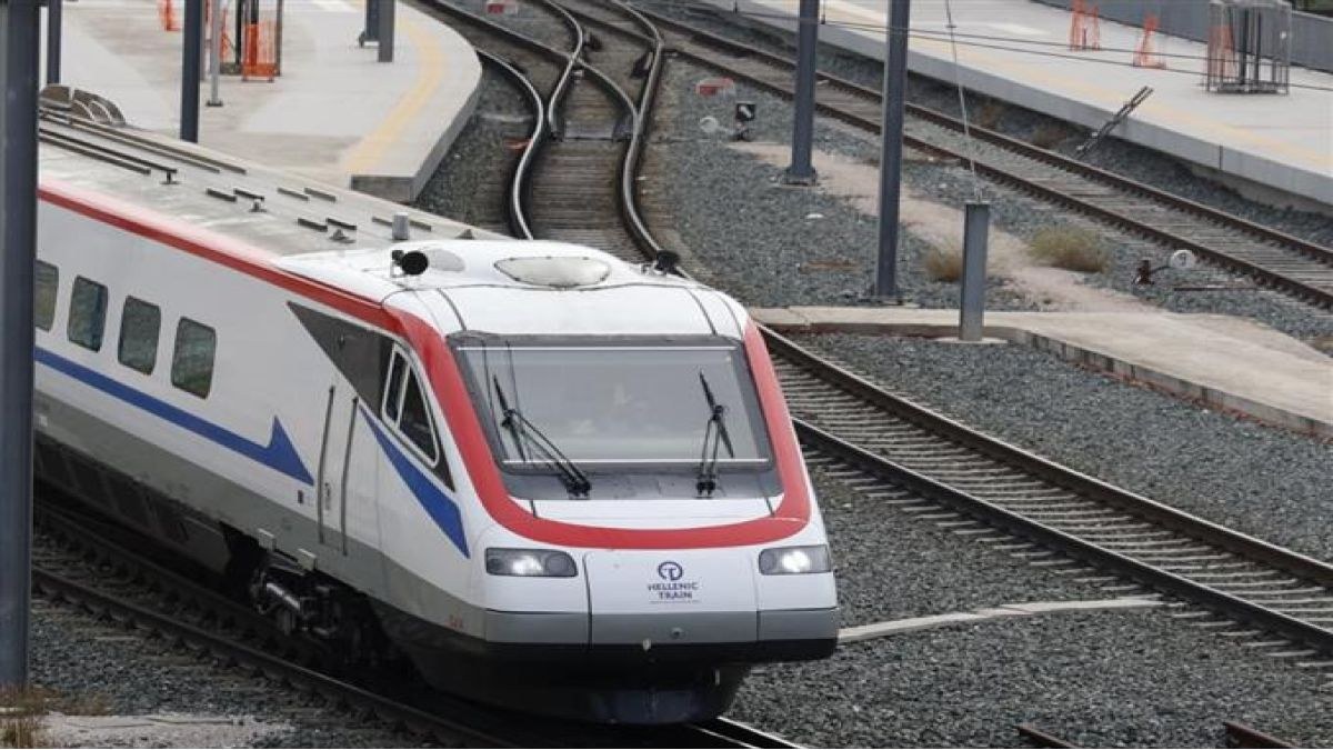Νέο νομοσχέδιο χωρίς δίχτυ ασφαλείας: 2,5 χρόνια μετά τα Τέμπη ο σιδηρόδρομος «μπάζει»