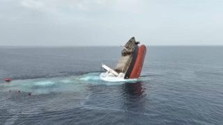 Σώος εντοπίστηκε ο Έλληνας ένοπλος φρουρός του «Eternity C» – Για 48 ώρες βρισκόταν στη θάλασσα