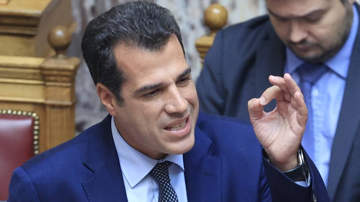 Ξαναχτυπά ο Πλεύρης: «Οι μετανάστες που εισήλθαν από Λιβύη τις τελευταίες ώρες θα κρατηθούν έγκλειστοι»