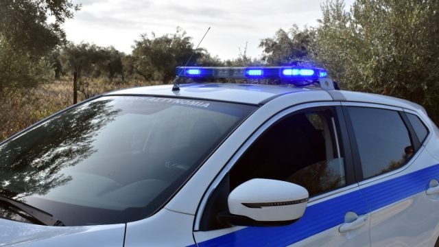 Σκηνές θρίλερ στα Χανιά: Λήστεψε οδηγό ταξί υπό απειλή μαχαιριού και την εγκατέλειψε δεμένη