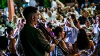 Ο Δεκαπενταύγουστος έχει τα έθιμα του… και στην Αθήνα: Πώς μπορούν να γιορτάσουν όσοι απέμειναν