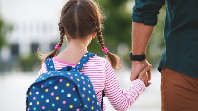Κλείνει την 1η Σεπτεμβρίου η πλατφόρμα για το επίδομα παιδιού – Τι πρέπει να γνωρίζουν οι δικαιούχοι