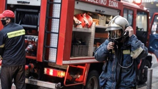 Φωτιά στην Πρέβεζα: Μήνυμα του 112 για εκκένωση