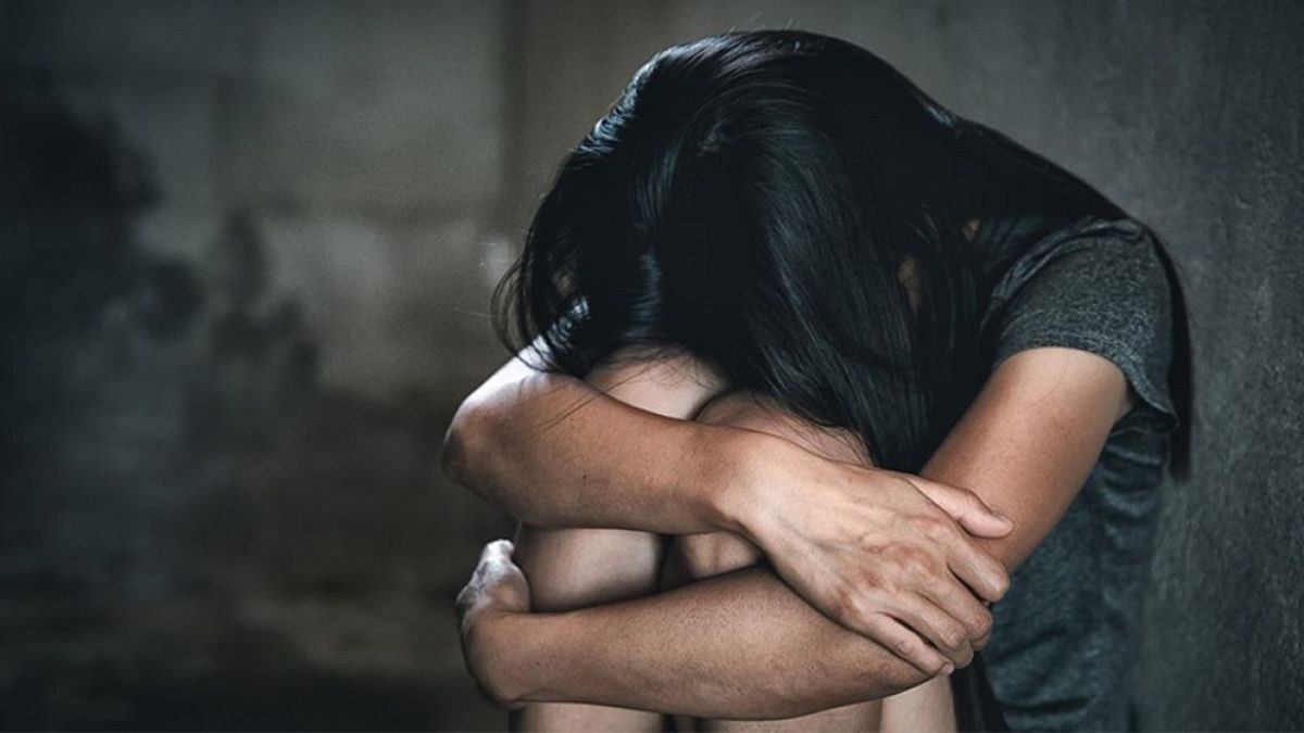 Φρίκη για 25χρονη: Κατήγγειλε πως ο 23χρονος σύντροφός της την χτυπούσε και την εξέδιδε