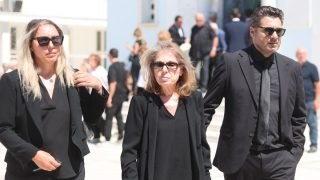 «Αυτό ήταν πατέρα…»: Συγκινεί ο Λάμπρος Κωνσταντάρας μετά την κηδεία του Δημήτρη