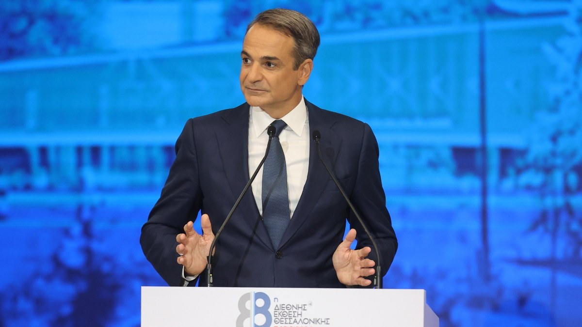 Στα 1.500 ευρώ ο μέσος μισθός το 2026: Το ανακοινώνει η κυβέρνηση έναν χρόνο πριν από το αναμενόμενο