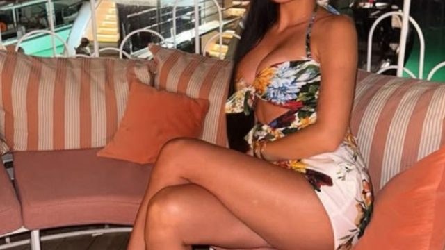 Αποκαλυπτική εμφάνιση από σύζυγο παίκτη της ΑΕΚ και ΦΩΤΟ-πρόκληση με μαγιό!
