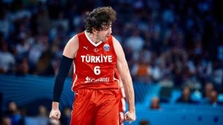Eurobasket 2025: Τουρκικός… περίπατος κόντρα στους οικοδεσπότες με ονειρικό Οσμάν