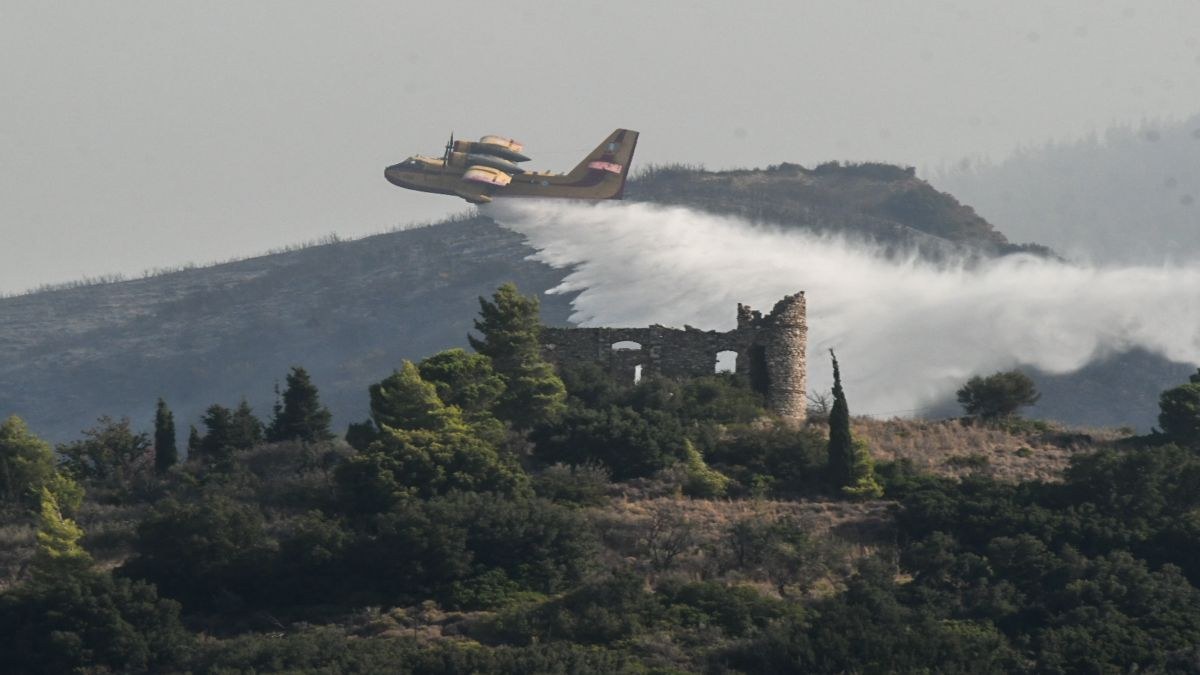 Νέα αναζωπύρωση στην Πάτρα – Μήνυμα 112 για εκκένωση περιοχών