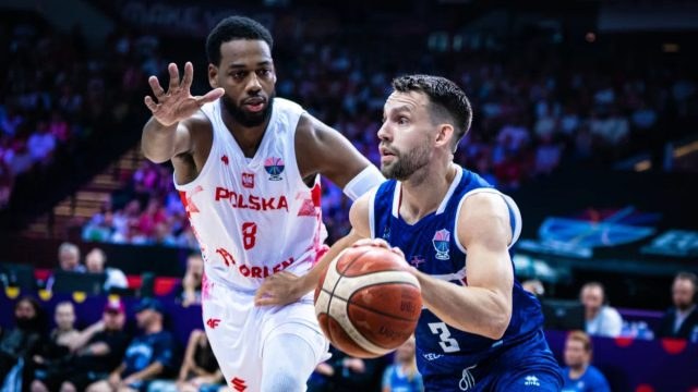 EuroBasket 2025: Πολωνία – Ισλανδία 84-75 – Θρίλερ με «καυτό» δίδυμο Πονίτκα – Λόιντ