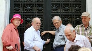 Σύνταξη στα 62: Ποιοι είναι εκείνοι που προλαβαίνουν να επωφεληθούν