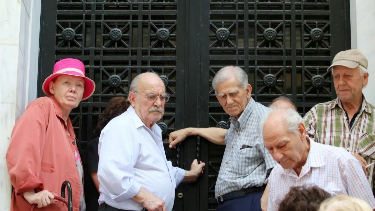 Συντάξεις: Αναδρομικά για 855.000 δικαιούχους – Δείτε ποιοι είναι στη λίστα των τυχερών