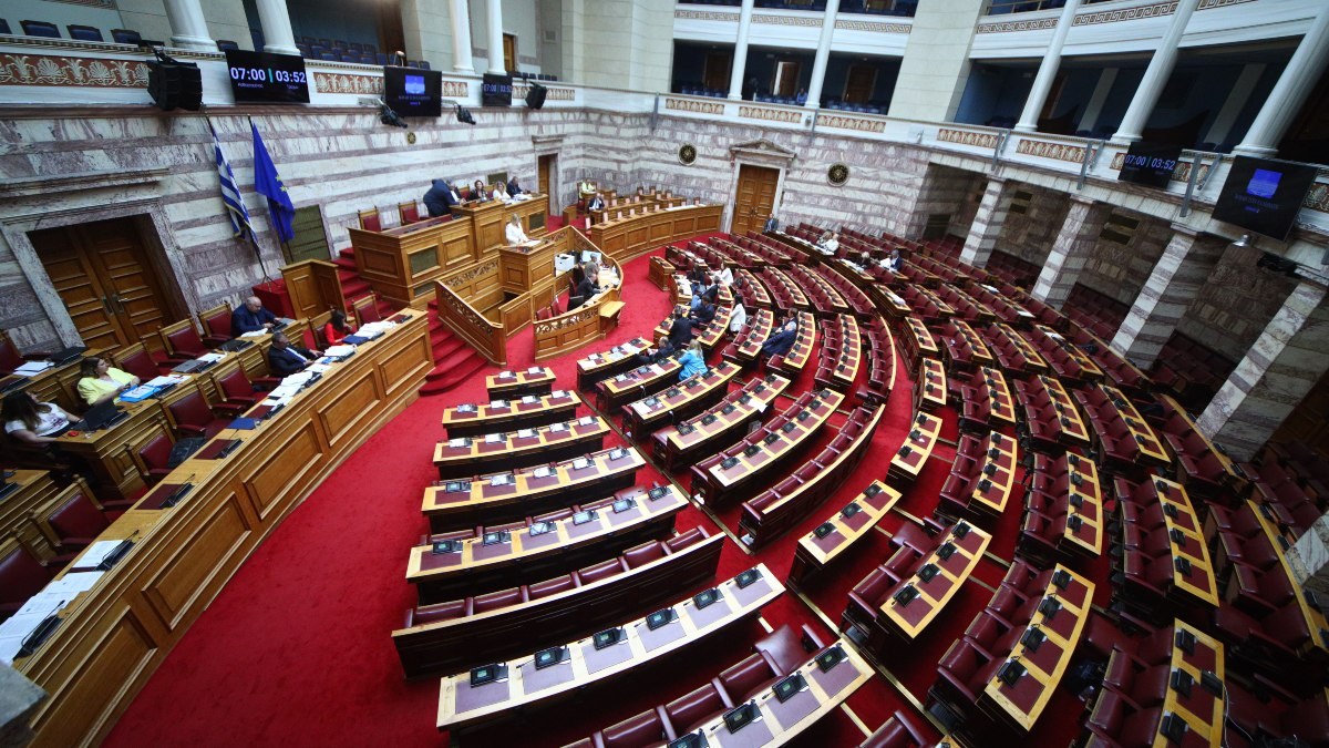 Το ξεκαθάρισμα για το επίδομα επικίνδυνης εργασίας των υπαλλήλων της Βουλής μετά τις σφοδρές αντιδράσεις