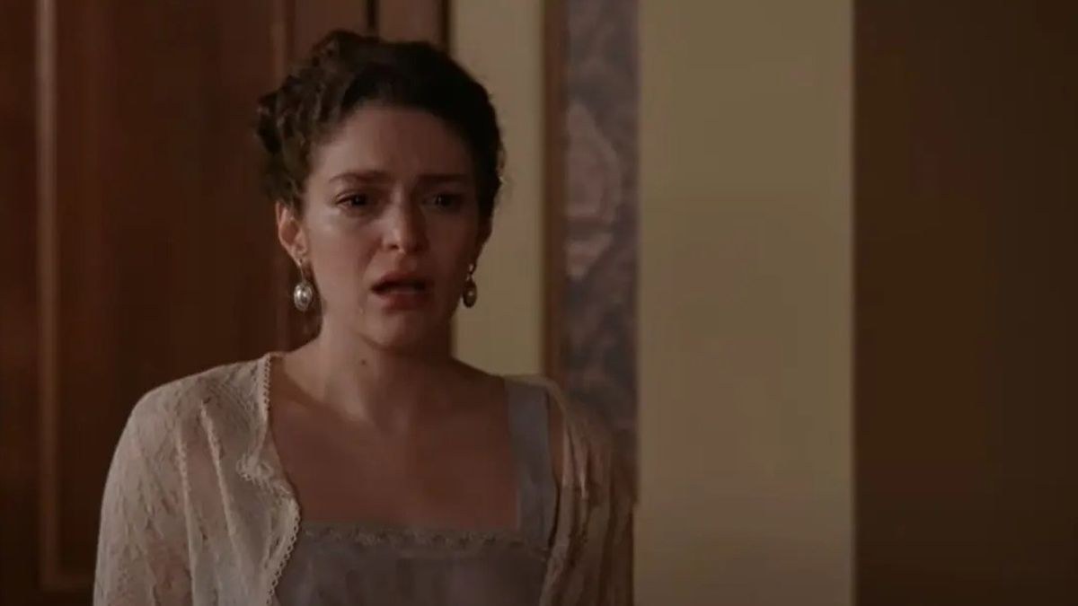 Grand Hotel (22/09): Τραγική φιγούρα η Αλίκη με το αιματοβαμμένο φόρεμά της μετά τη δολοφονία του Πέτρου