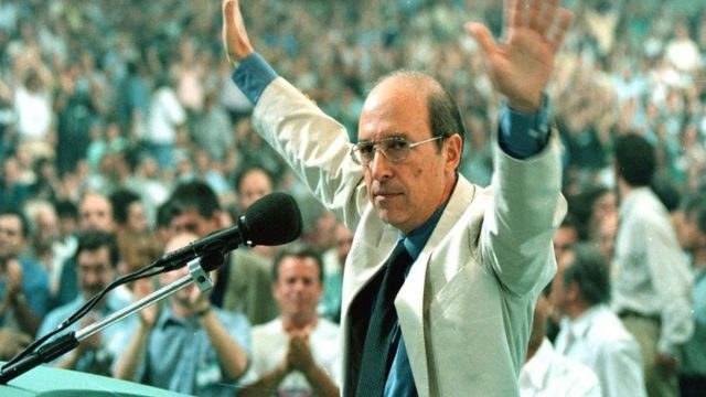 Σαν σήμερα, 22 Σεπτεμβρίου 1996: Οι Βουλευτικές εκλογές που έφεραν τον Κώστα Σημίτη στην εξουσία – Παίρνει την σκυτάλη από τον Ανδρέα Παπανδρέου