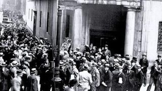 Σαν σήμερα, 19 Σεπτεμβρίου 1931: Όταν ο παγκόσμιος οικονομικός πανικός «χτύπησε» την Αθήνα και τη Θεσσαλονίκη