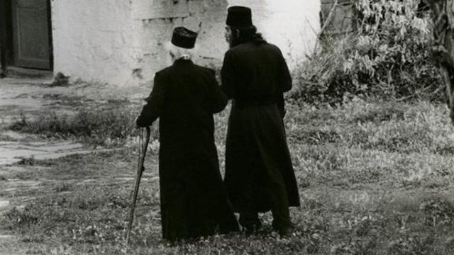 Σαν σήμερα, 25 Σεπτεμβρίου  1833: Με διάταγμα της Αντιβασιλείας αποφασίζεται η διάλυση των μοναστηριών, που έχουν λιγότερους από έξι μοναχούς