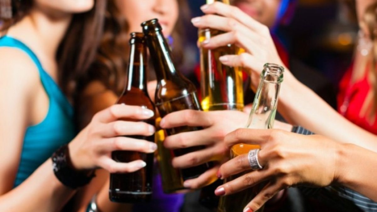 Στο νοσοκομείο 15χρονη μετά από κατανάλωση αλκοόλ – Συνελήφθη ο υπάλληλος του μίνι μάρκετ και η μητέρα της