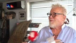 «Καταπέλτης» για Μπράτη ο Νίκος Αποστολόπουλος: «Δεν είναι σχεδιαστής, είναι τοπική μοδίστρα»