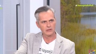 Ο Μάριος Αθανασίου «ξεσήκωσε» το πλατό στο Mega: Εμφανίστηκε με μπλούζα «Το Ισραήλ διαπράττει γενοκτονία στη Γάζα»