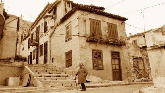 Κουίζ για την παλιά Αθήνα: Αναγνωρίζεις την οδό; Είναι από τις πιο γνωστές