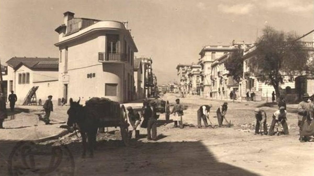 Κουίζ για την παλιά Αθήνα: Αναγνωρίζεις την οδό; Είναι από τις πιο γνωστές