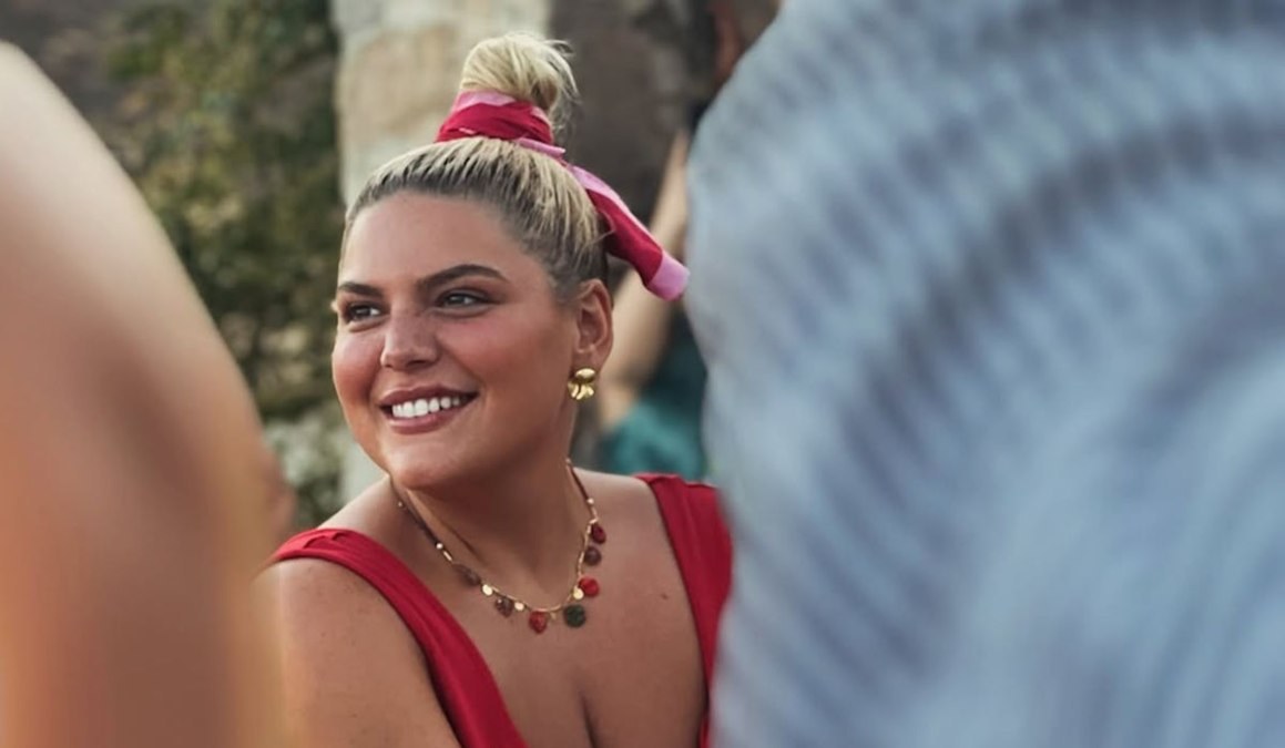 Επιστροφή έκπληξη για τη Δανάη Μπάρκα στην τηλεόραση! (ΒΙΝΤΕΟ)