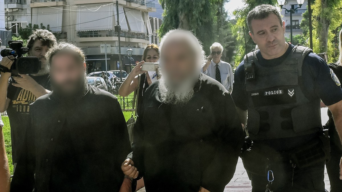Μονή Σπηλαίου: Προφυλακιστέοι ο ηγούμενος και άλλοι πέντε για την υπόθεση αρχαιοκαπηλίας