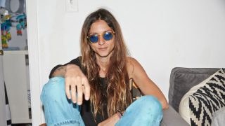 «Είμαι 17 χρόνια νηφάλια, σκέφτομαι όσους ακόμη υποφέρουν»: Η μεγάλη εξομολόγηση της Σοφίας Καρβέλα