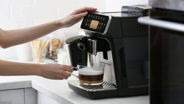 Πώς να καθαρίσετε τη μηχανή του espresso χωρίς χημικά