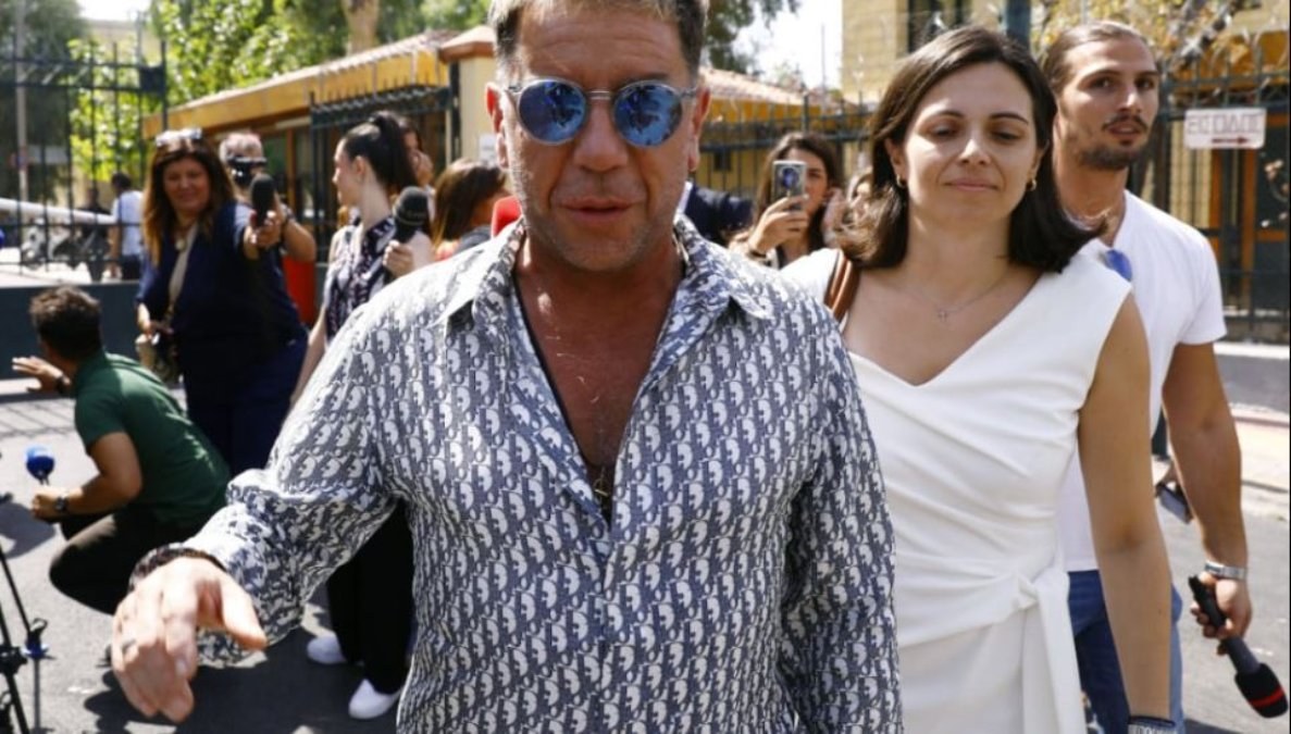 Δύο μεγάλα μυστικά του Μαζωνάκη: Τα χρωστούμενα πριν το ψυχιατρείο και τα 10 εκατ.!