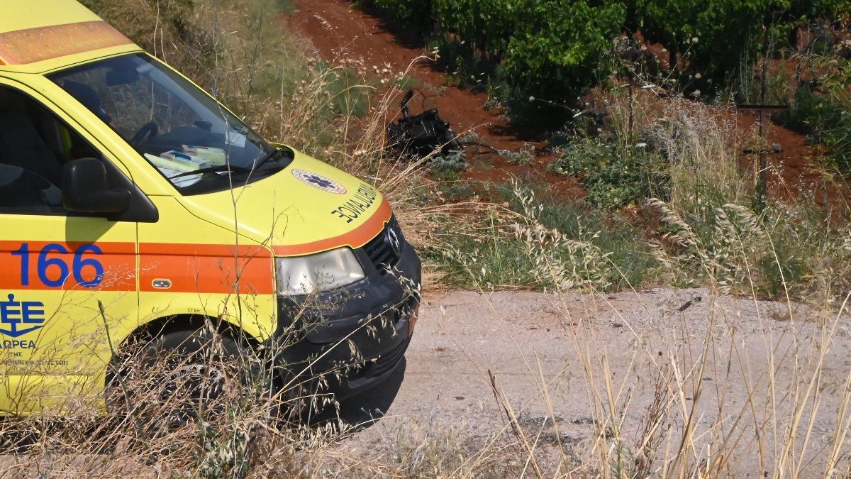 Σφοδρή σύγκρουση μηχανών στα Χανιά: Στη ΜΕΘ ο ένας 22χρονος