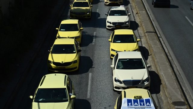 Χωρίς ταξί για 18 ώρες η Αττική – «Πάνε να μας τελειώσουν»