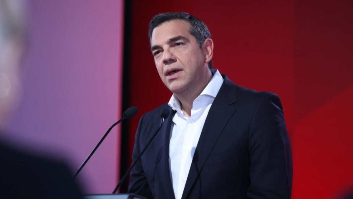 Αλέξης Τσίπρας: Όλα τα βλέμματα πάνω του – Τι θα πει στην ομιλία του