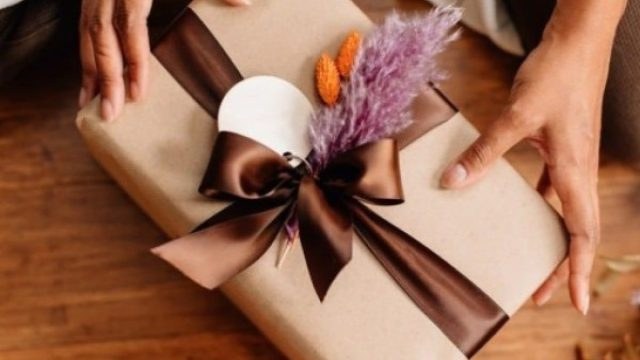 Ποιοι γιορτάζουν σήμερα, Πέμπτη 30 Οκτωβρίου, σύμφωνα με το εορτολόγιο;