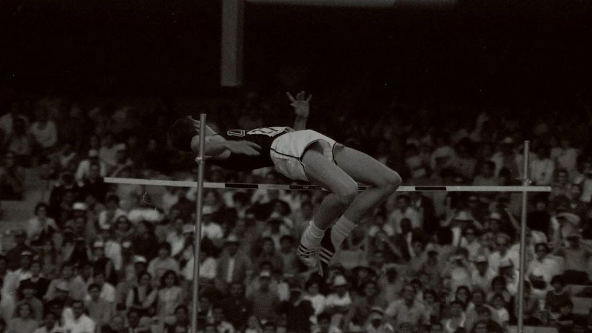 Σαν σήμερα, 20 Οκτωβρίου 1968: Ο Ντικ Φόσμπερι κατακτά το χρυσό ολυμπιακό μετάλλιο στο άλμα εις ύψος καθώς περνά για πρώτη φορά τον πήχη με την πλάτη