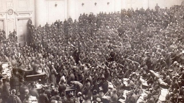 Σαν σήμερα, 13 Οκτωβρίου 1905: Η γέννηση του Σοβιέτ – Η ημέρα που οι εργάτες ανέλαβαν την εξουσία