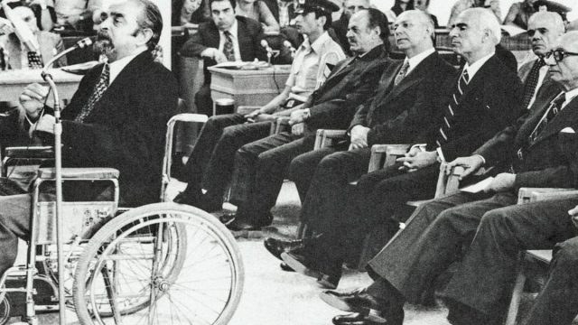 Σαν σήμερα, 23 Οκτωβρίου 1974: Το τέλος του μύθου της Χούντας – Η σύλληψη και ο εξορισμός των πρωταιτίων στην Κέα