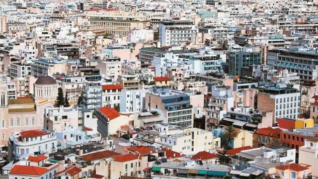 Σφίγγει ο κλοιός για τα Airbnb: Τι αλλάζει στις βραχυχρόνιες μισθώσεις