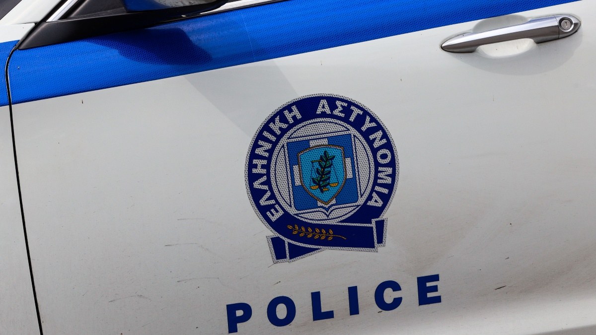 Άγρια δολοφονία στo Λουτράκι: 17χρονος εντοπίστηκε νεκρός σε λίμνη αίματος