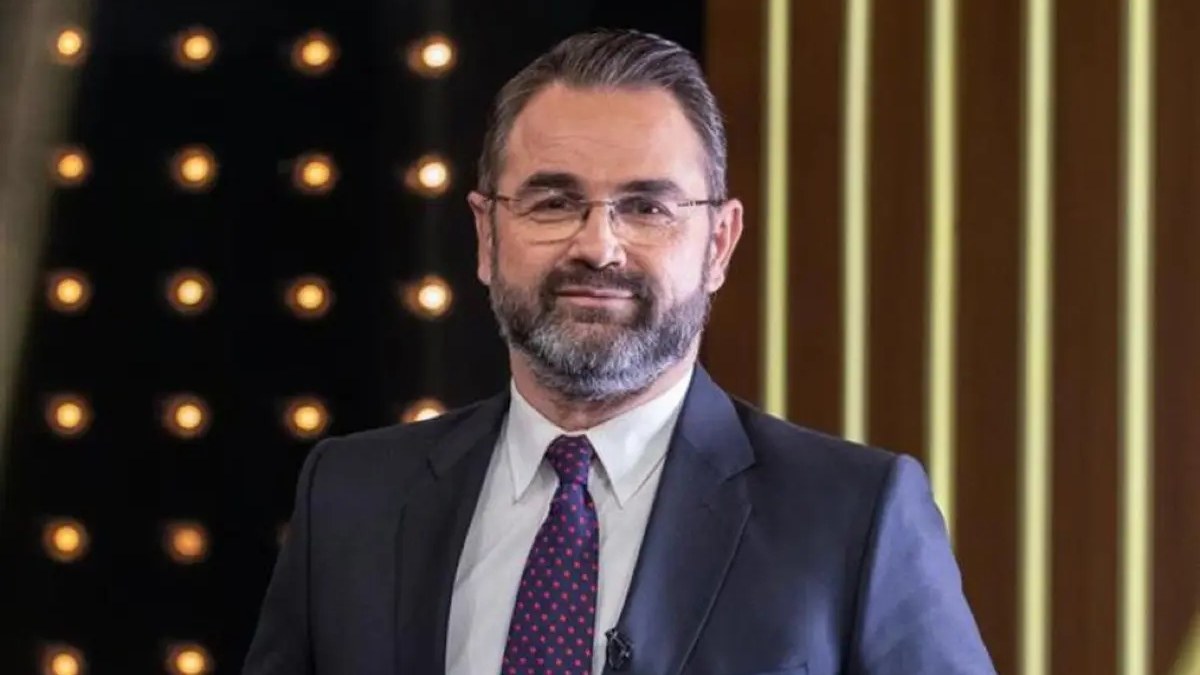 «Τα όπλα μου» – Ο Μπαλάσκας συστήνει τη σύζυγό του και την πρώην γυναίκα του