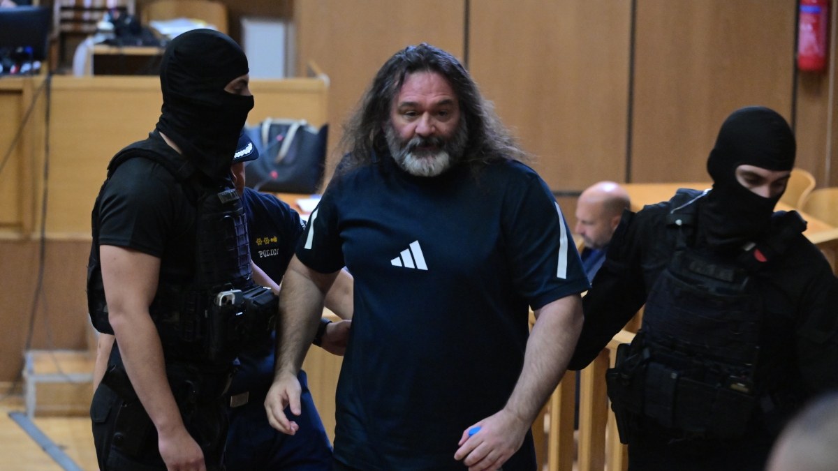 Δίκη Χρυσής Αυγής: «Έχουμε υποστεί κι εμείς ρατσισμό» είπε η Ζαρούλια – Αποβλήθηκε ο Λαγός