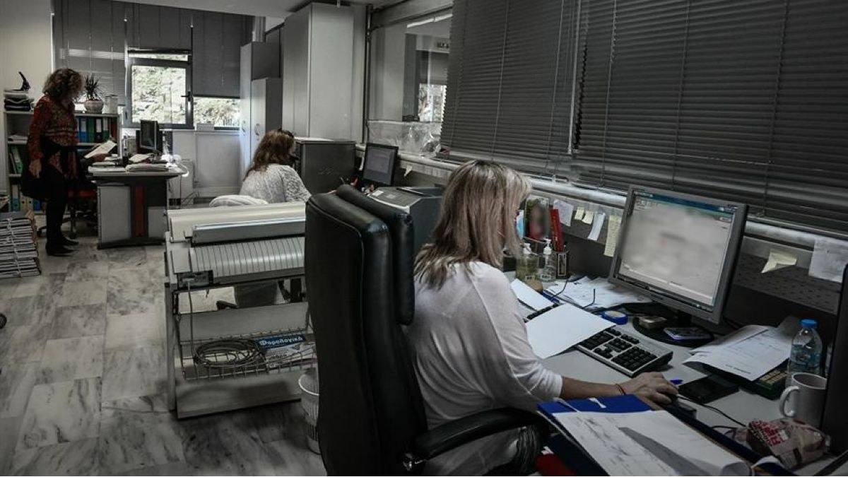 ΑΑΔΕ: «Σβήνονται» προσωρινά 10 δισ. ευρώ ανείσπρακτα χρέη – Ποιος ο λόγος