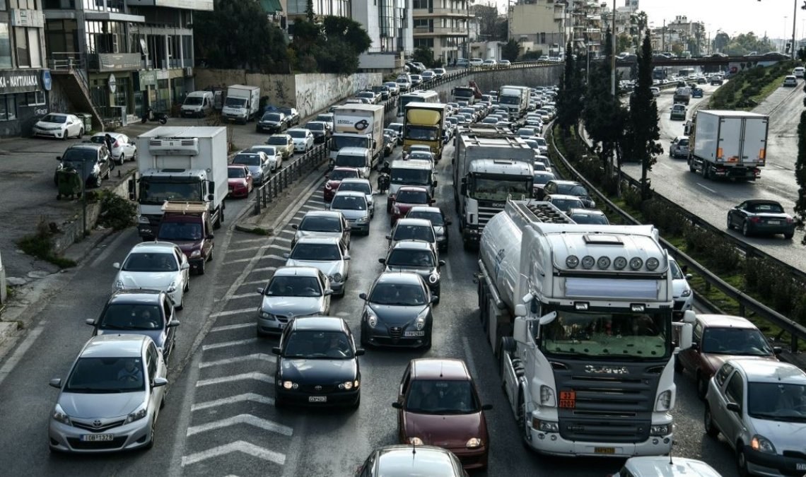«Βροχή» οι ειδοποιήσεις: Ξεκίνησαν οι μαζικοί έλεγχοι για ανασφάλιστα και τέλη κυκλοφορίας – Τα πρόστιμα