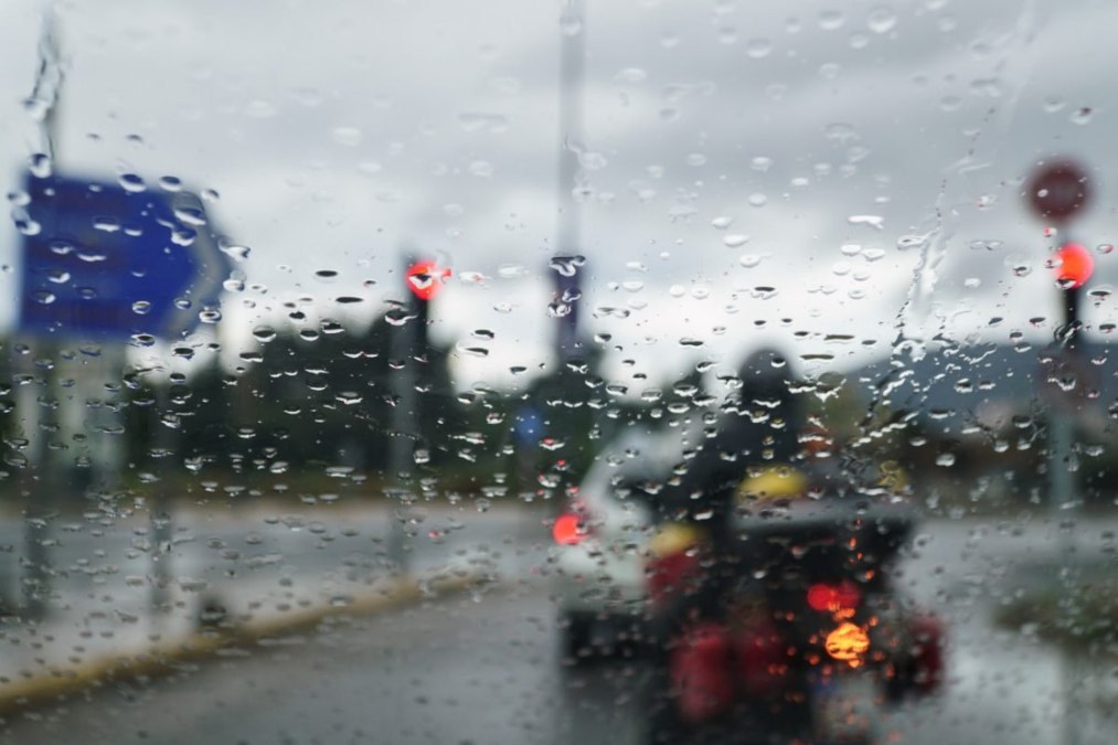 Καιρός σήμερα (13/10): Tοπικές βροχές και σποραδικές καταιγίδες – Η πρόγνωση από Αρνιακό και Γιαννόπουλο