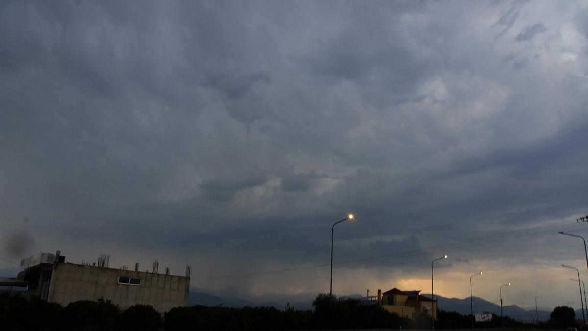 Ξεκίνησε η κακοκαιρία: Μήνυμα του 112 στο Ιόνιο, Ηλεία, Μεσσηνία και Αχαΐα – Επικίνδυνα φαινόμενα τις επόμενες ημέρες