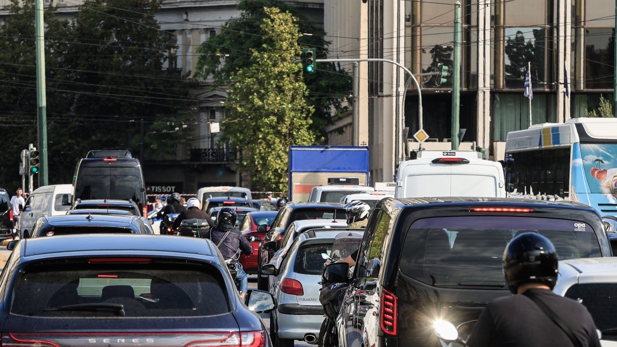 Κίνηση: Μποτιλιάρισμα σε Κηφισό, Κηφισίας, Μεσογείων, κέντρο – Καθυστερήσεις και στην Αττική Οδό