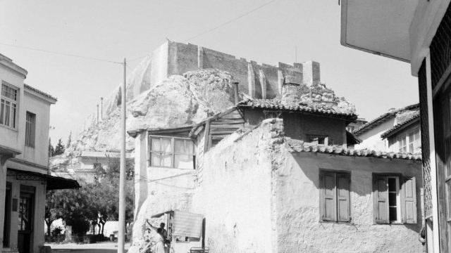 Κουίζ για την παλιά Αθήνα: Αναγνωρίζετε την συνοικία; Είναι από τις πιο γνωστές